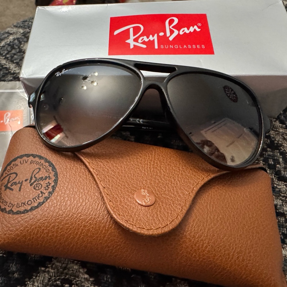 Ray-Ban Classic Black Sunglasses with Case